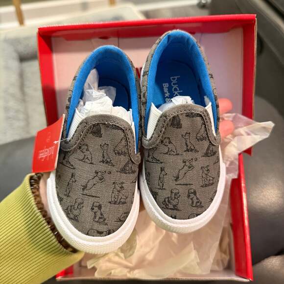 Bucket Feet - Picture 1 of 4